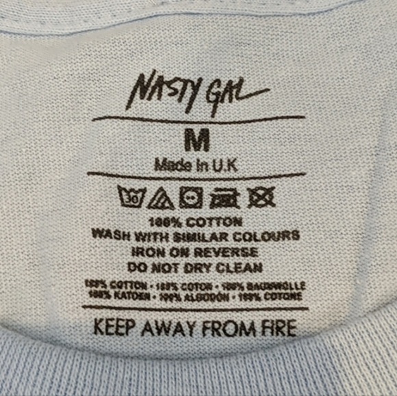 Nasty Gal Light Blue Heartbreak Graphic Tee size Medium - Picture 5 of 6